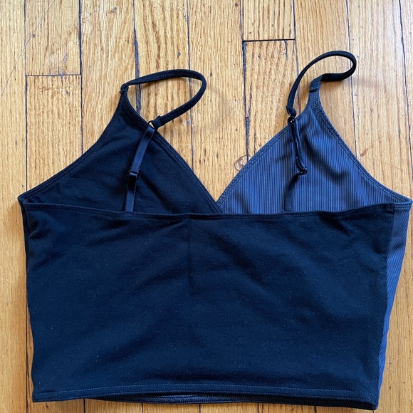 Victoria Secret Sport cami top in Medium - Picture 2 of 3